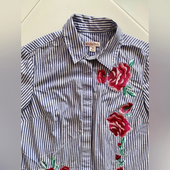 Merona Cotton  Blue & White Striped Button Down Shirt Roses Size XS - Picture 4 of 13